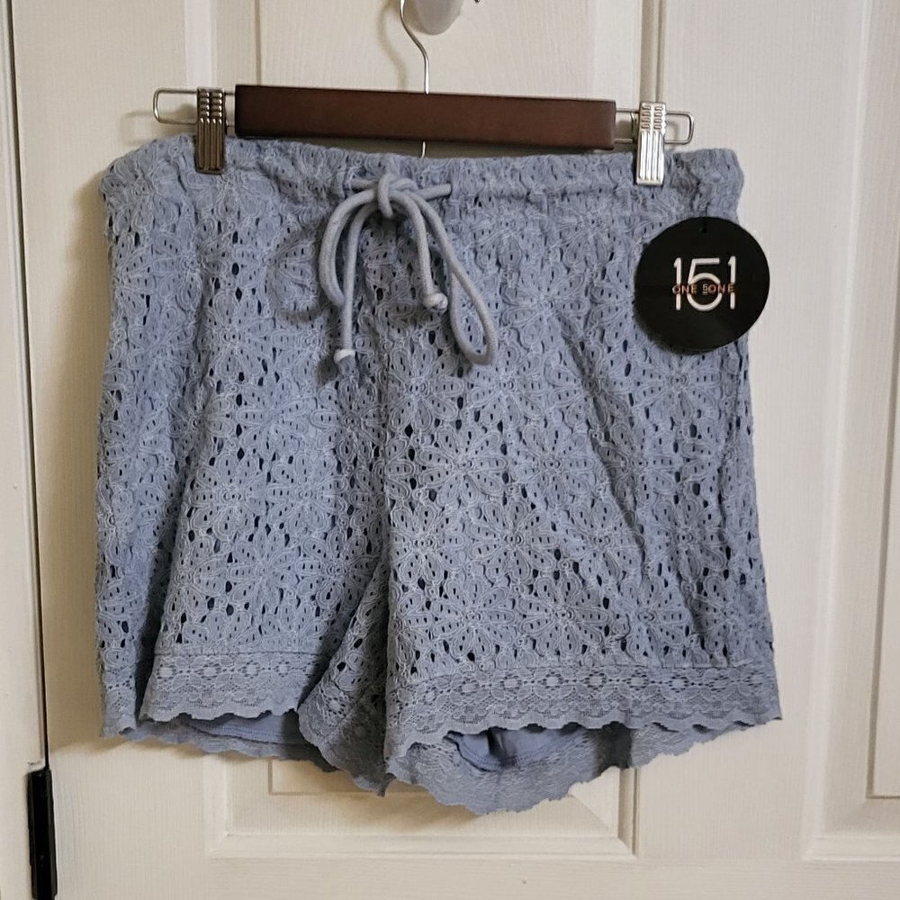 ONE-5-ONE CHLOE LACE SHORTS BLUE FOG SZ: MEDIUM PULL ON DRAWSTRING LINED